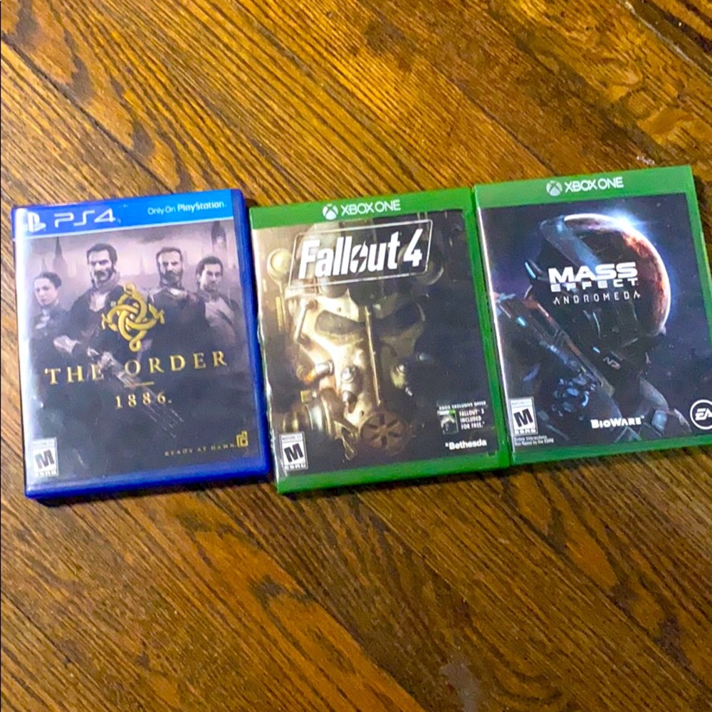 1 PS4 game and 2Xbox one games